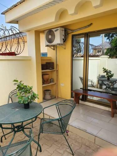 Classy 3, Bedroom Residence, Private And Secure