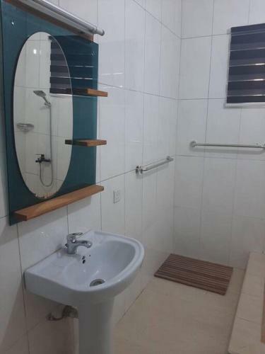 Classy 3, Bedroom Residence, Private And Secure