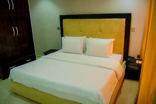 Hotel Kakanfo Inn & Conference Centre