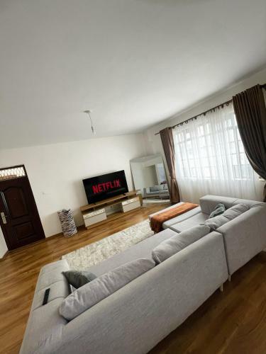 Eclectic One Bedroom Furnished Apartment