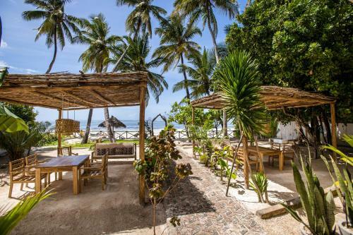 Kima Serviced Beach House & Suites