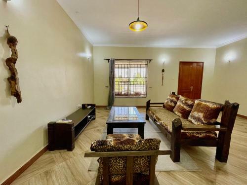 Sana Africa Home Leopard - Room