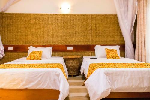 Tooro Fairway Hotel