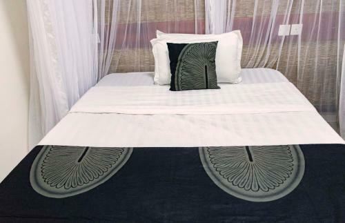 Tooro Fairway Hotel
