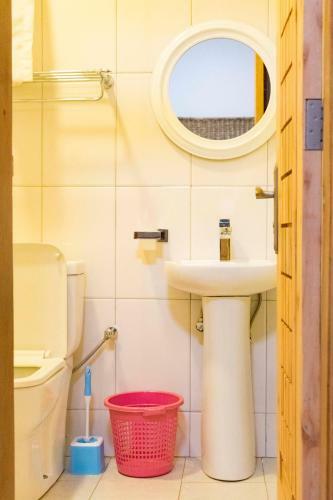 Tooro Fairway Hotel