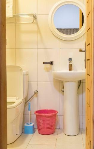 Tooro Fairway Hotel