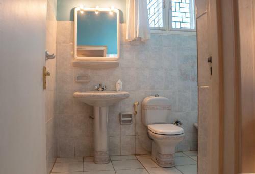 The Place To B&B - The Poolhouse