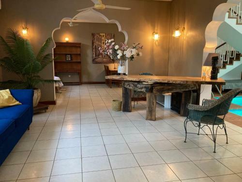The Place To B&B - The Poolhouse