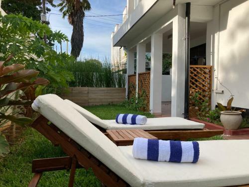 The Place To B&B - The Poolhouse