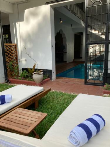 The Place To B&B - The Poolhouse