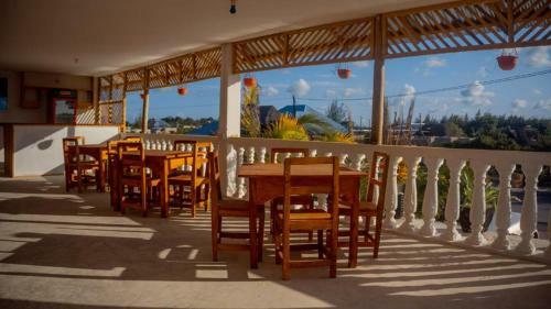 Bed & Breakfast Pinpoint Food And Accommodation