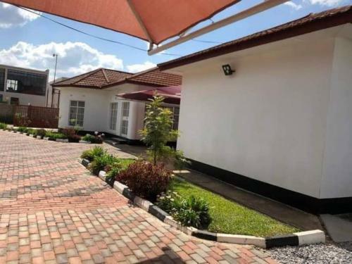 Cheerful 4 Bedroom Villa With Pool