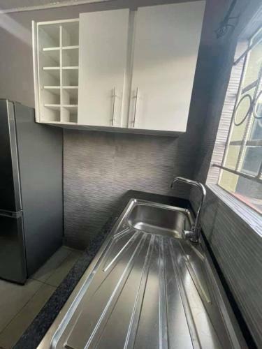 Spacious 2 Bedroomed Semi-detached Fully Furnished Apartment