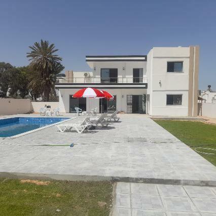 Villa Avec Piscine Priv�.