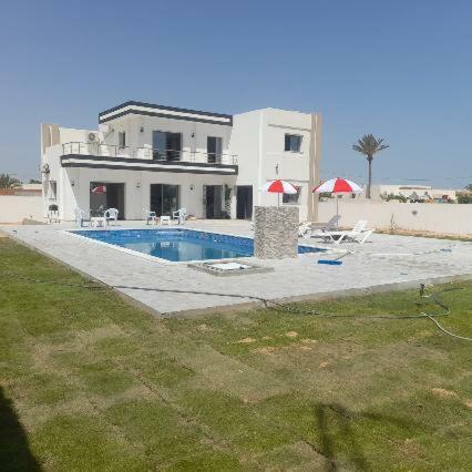 Villa Avec Piscine Priv�.