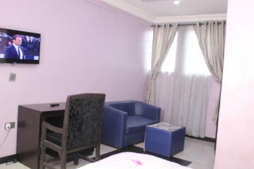 Chirozz Hotels & Suites
