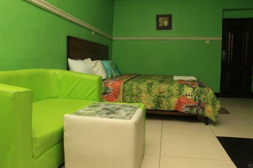 Chirozz Hotels & Suites
