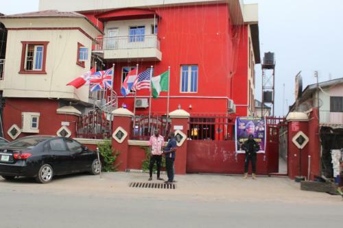 Chirozz Hotels & Suites