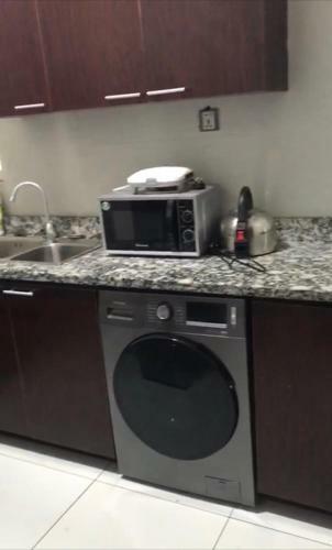 Apartamento Lovely 2bed ! Home Away From Home ! Great Comfort!