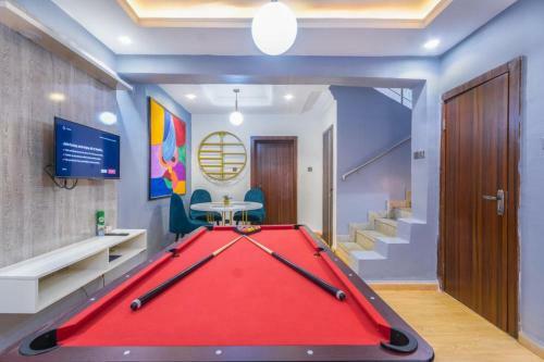 Cheerful & Colourful 3bedroom Apartment