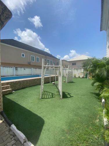 Lovely 2-bedroom Serviced Apartment With Pool In Lekki Phase 1