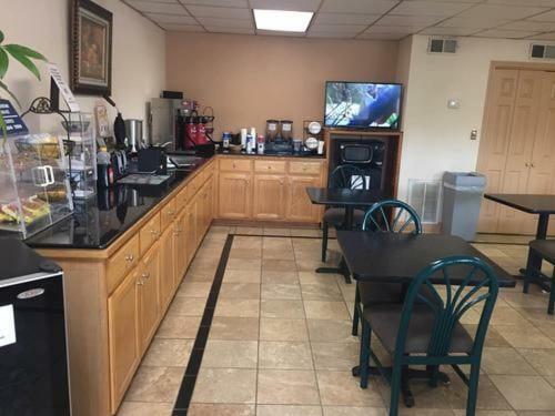 Motel Deluxe Inn And Suites York