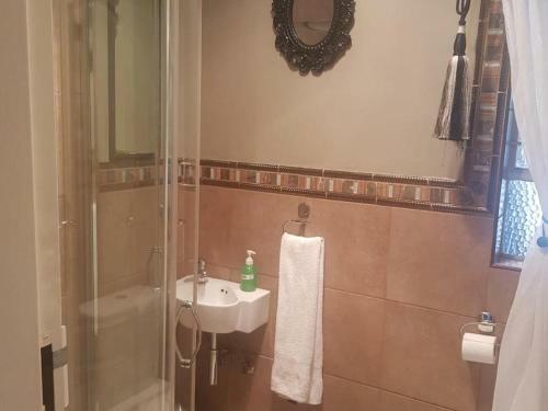Hostal Royal Villa Guesthouse