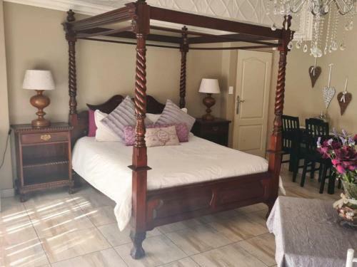 Hostal Royal Villa Guesthouse