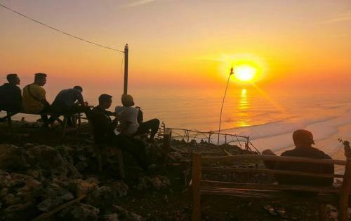 Bukit Shoka Top View Camp