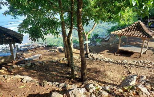 Bukit Shoka Top View Camp