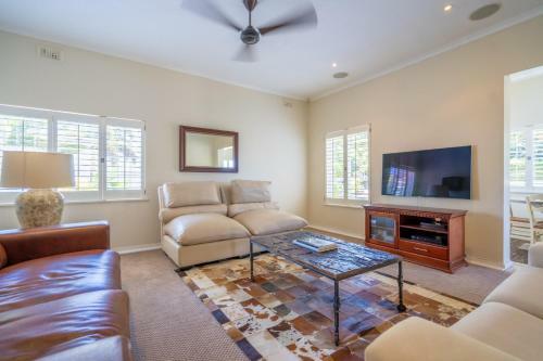 Hostal Sm Properties