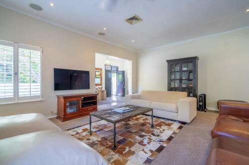 Hostal Sm Properties