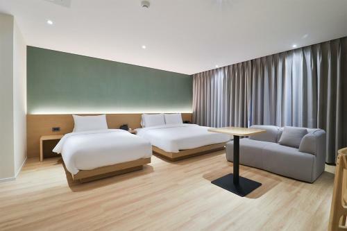 Custom Hotel