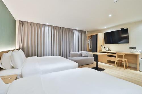 Custom Hotel