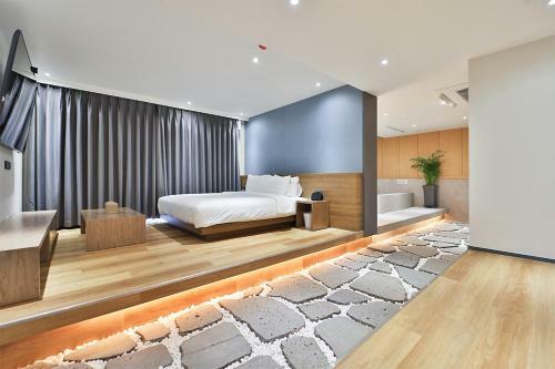Custom Hotel