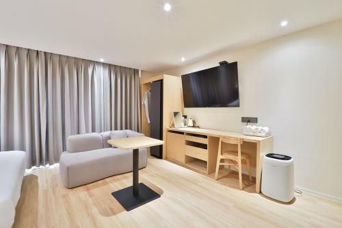 Custom Hotel