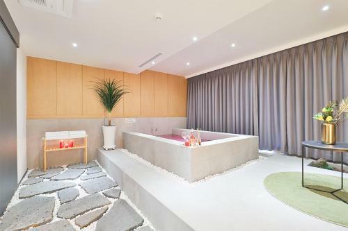 Custom Hotel