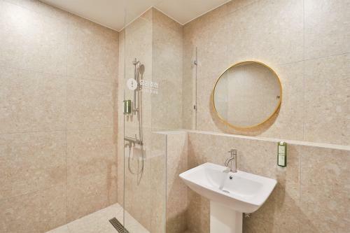 Custom Hotel