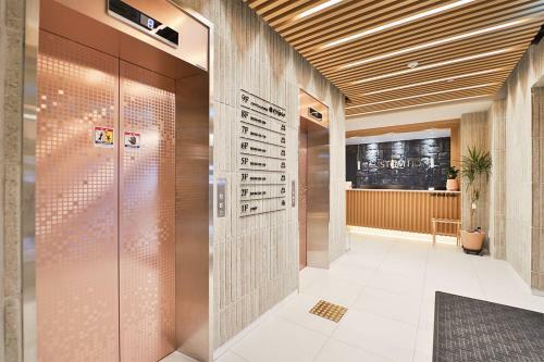 Custom Hotel