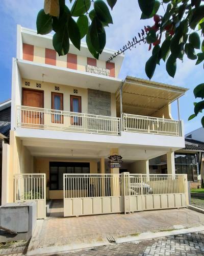 Villa Griya Waris Awet