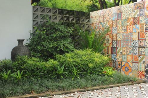 Hostal Komoreya Guesthouse