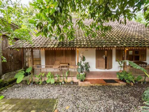 Villa Omah Joho Guesthouse