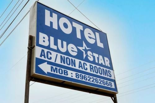 Pop 89885 Hotel Blue Star