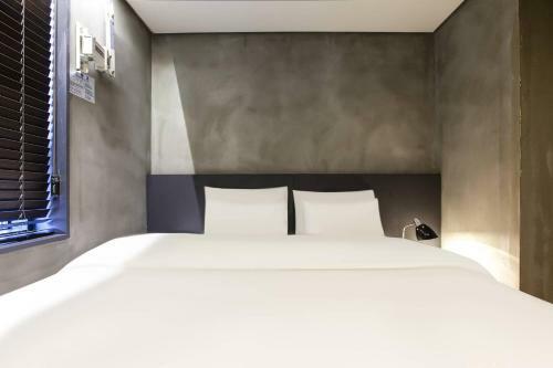 Jongro Makers X Pretty Hotel