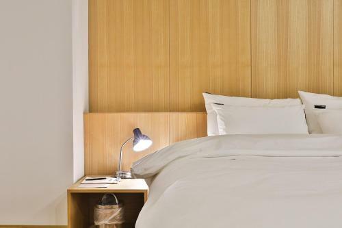 Jongro Makers X Pretty Hotel