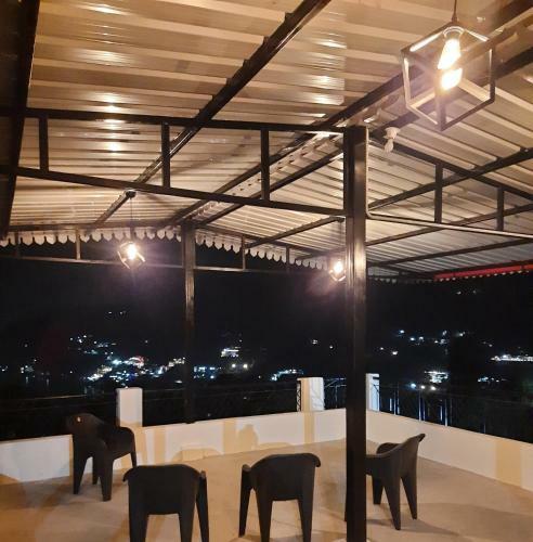Whitehouse Homestay