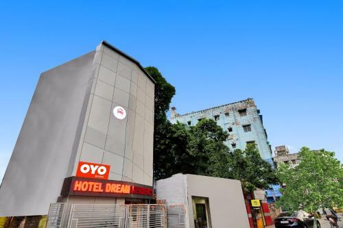 Oyo Flagship 90948 Hotel Dream Residency