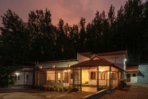 Mudita ,1br Amidst A Coffee Plantation By Roamhome