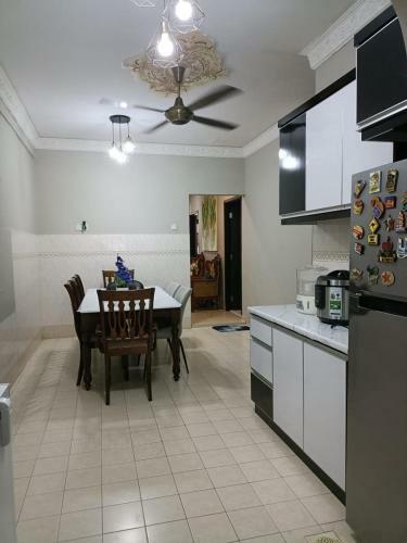 Rumah Raisha Private Pool