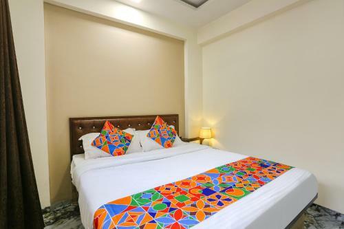 Fabhotel Golden Birds Lodging